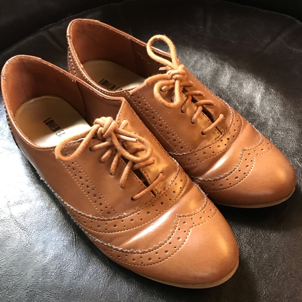 Women’s camel color oxfords